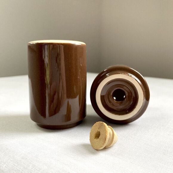 Brown Cream Off White Ivory Salt & Pepper Shakers MCM Vintage Retro Minimalist - Picture 4 of 6